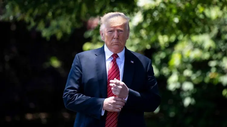 Trump Sesumbar: 2 Koran Utama AS Gulung Tikar