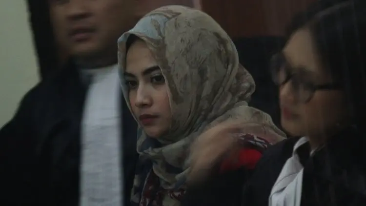 Hadapi Tuntutan, Vanessa Angel Minta Doa