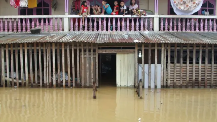 Antar Suami ke Bandara, Pengantin Baru Tewas Tersapu Banjir