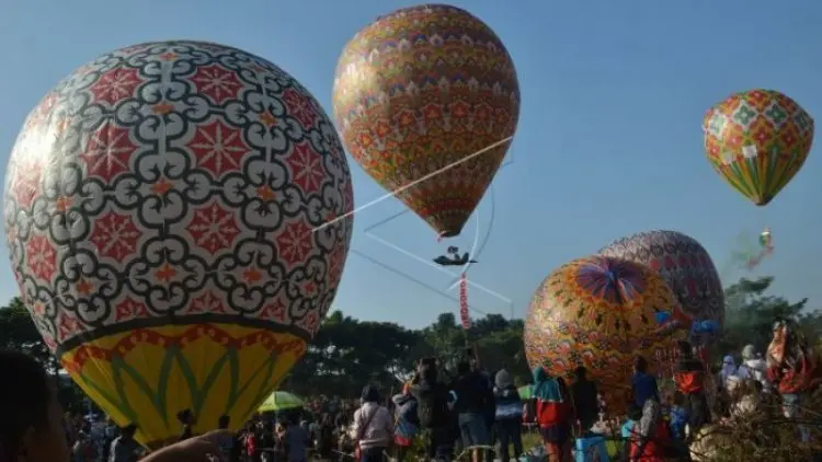Pilot Laporkan 25 Balon Udara di Jalur Penerbangan