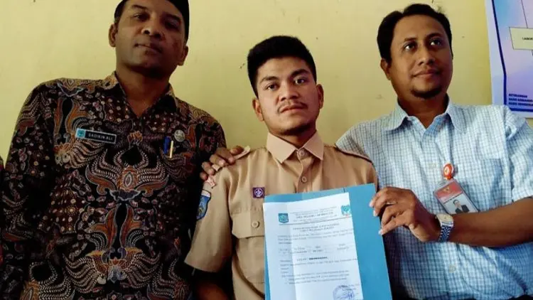 Mau Lulus, Jangan Kritis?
