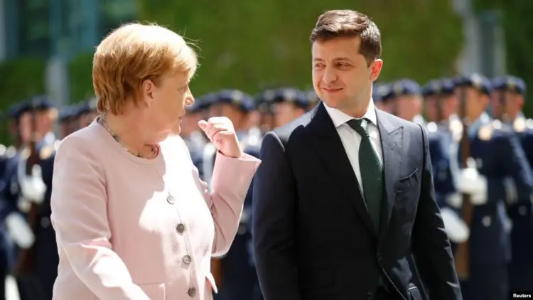 Kanselir Merkel Gemetar Ketemu Presiden Ukraina