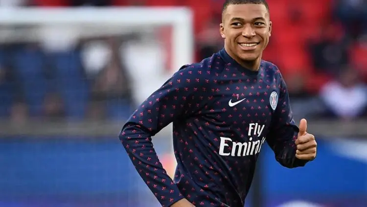 Mbappe 200 Persen Bertahan di PSG