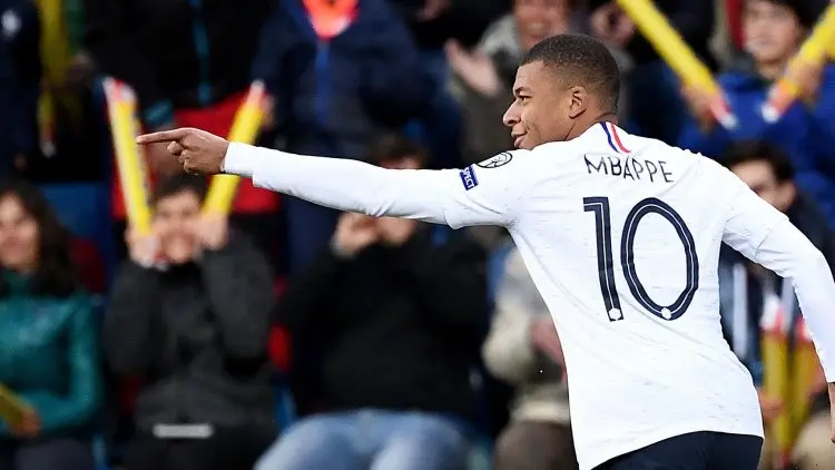 Madrid Tunda Perburuan Mbappe hingga Musim Depan
