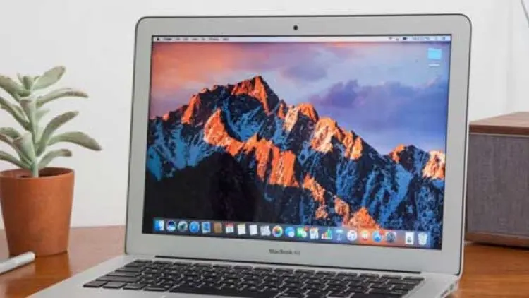 Apple Tarik Macbook Pro 15 Lama karena Problem Baterai