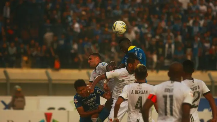 Gawat, Bahu Ezechiel Mengalami Dislokasi