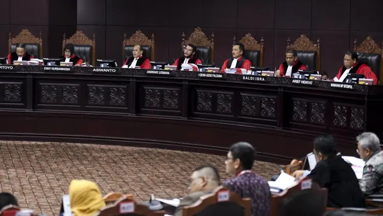 9 Hakim MK Mulai Berunding Hasil Gugatan