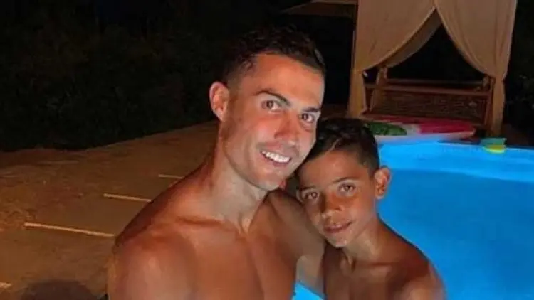 Bebas dari Paparazzi, Ronaldo Beri Tip Rp324 Juta