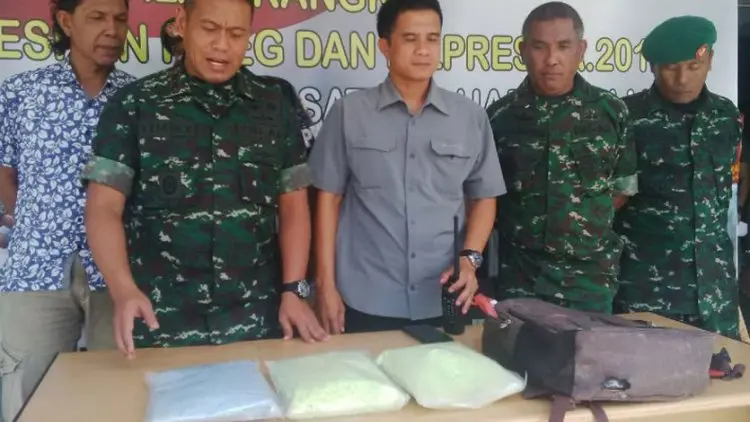 Asyik Nyapu, IRT Ini Kaget Temukan Tas Ekstasi Rp6 Miliar