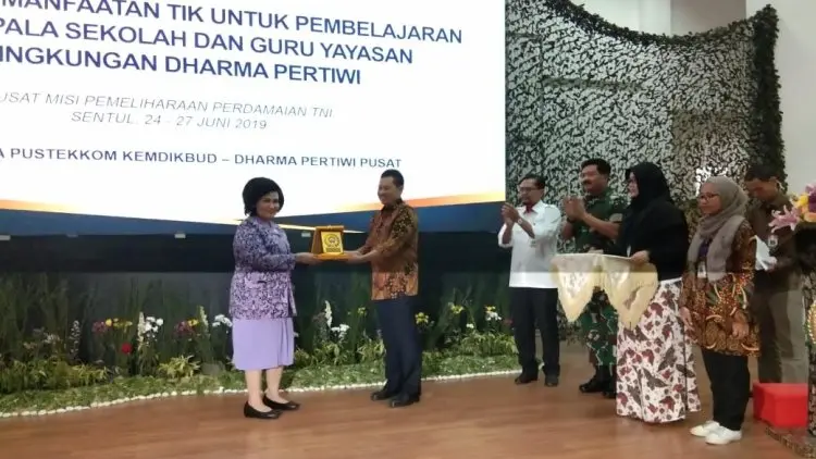 Guru dan Kepala Sekolah Harus Manfaatkan TIK