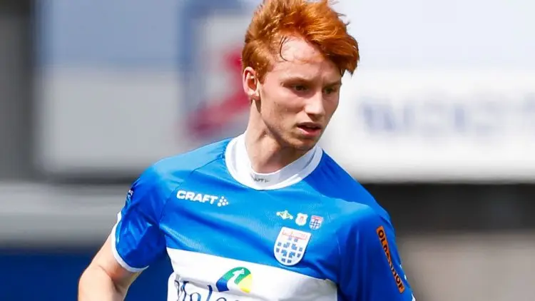Liverpool Ramaikan Perburuan Van den Berg
