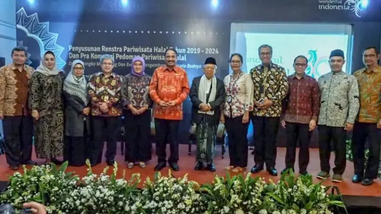 Kemenpar Siapkan Pedoman Wisata Halal di Indonesia