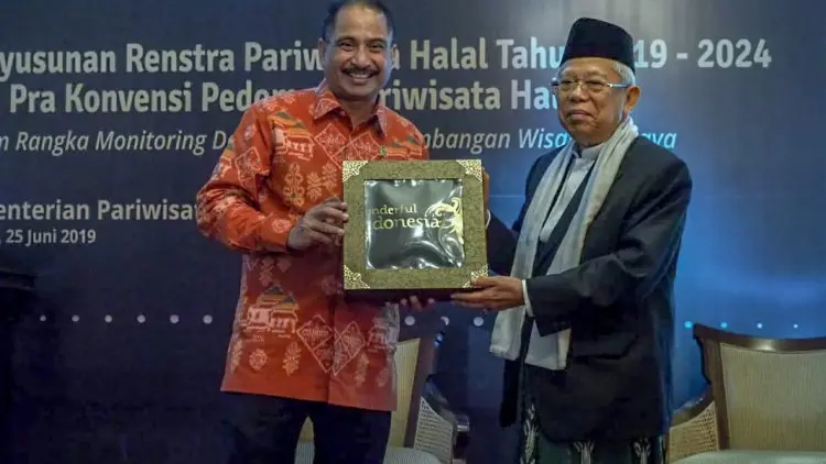 Prosentase Kedatangan Wisman Halal Terus Digenjot