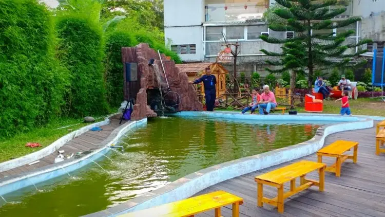 Ada Mancing Seru Bersama Keluarga di Harris Hotel Sentul City