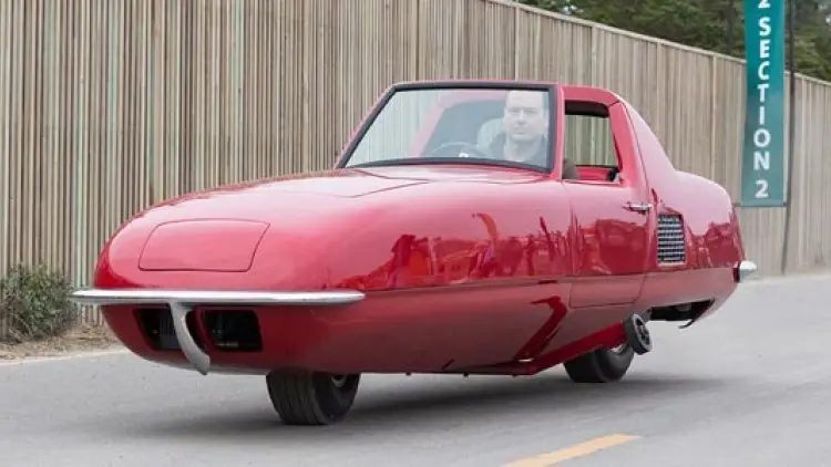 Melihat Mobil Unik Beroda Dua dari Tahun 1967
