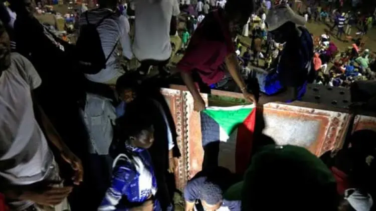 Puluhan Ribu Demonstran Menentang Militer di Sudan