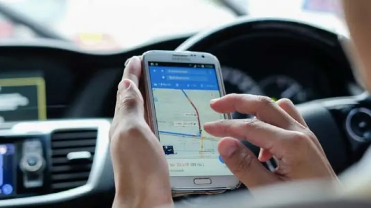 Ikuti Google Maps, 100 Pengendara Mobil Tersesat