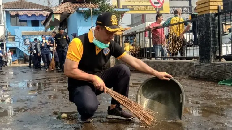 Dishub Kab Bandung Bersih-bersih Terminal Banjaran