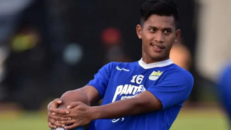 Duh, Bek Persib Ini Tertekan Jelang Ladeni Persebaya