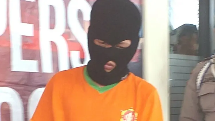 Sebelum Habisi Bocah Megamendung, Tukang Bubur Nonton Bokep