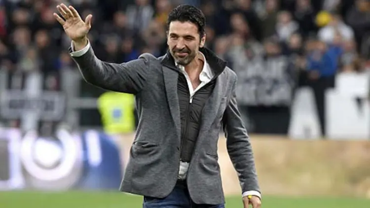Pulang ke Juventus, Buffon Kembali Remaja