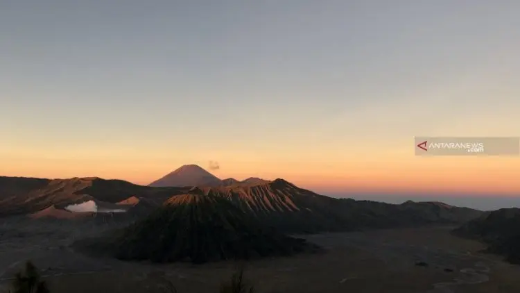 Peringati Hari Raya Karo, Jalur Pendakian Semeru Ditutup
