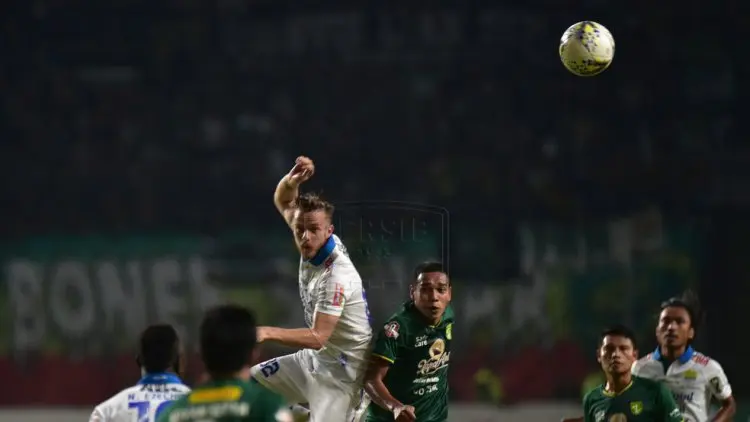 Persib Dibantai Persebaya, Hariono: Maaf Bobotoh