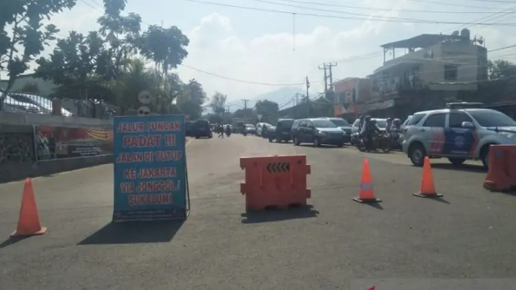 Antisipasi Macet Total, Jalur Puncak-Cipanas Ditutup