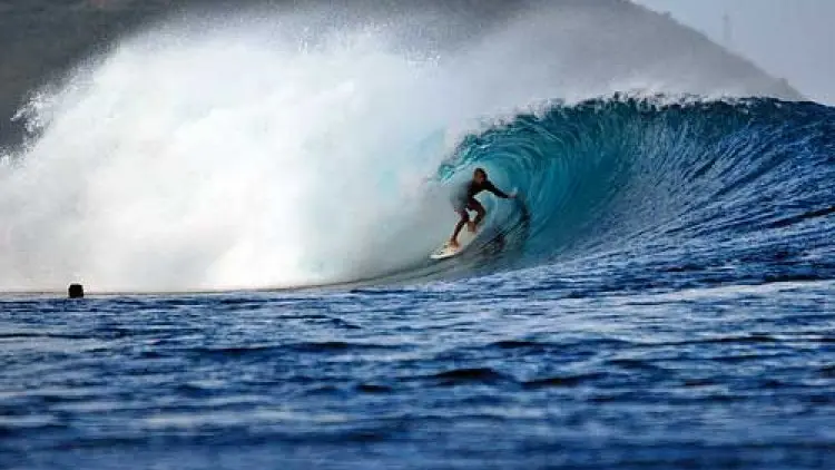 Indonesia Surga Surfing
