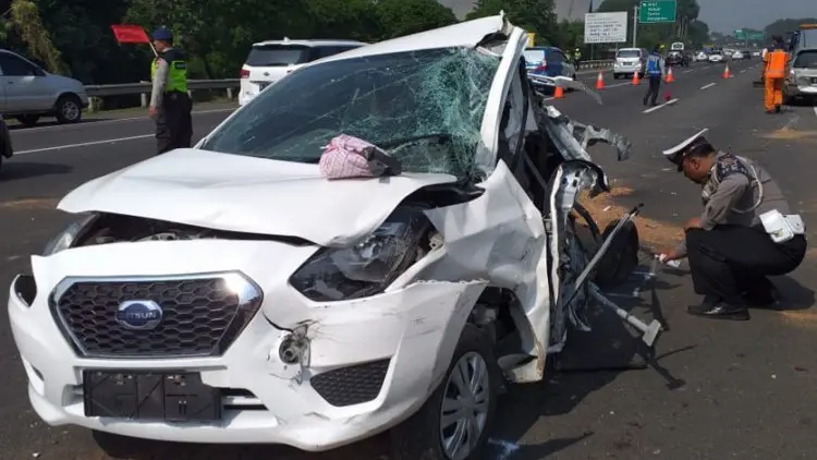 Nyawa Bocah Melayang Gegara Tabrakan Beruntun Damri di Jagorawi
