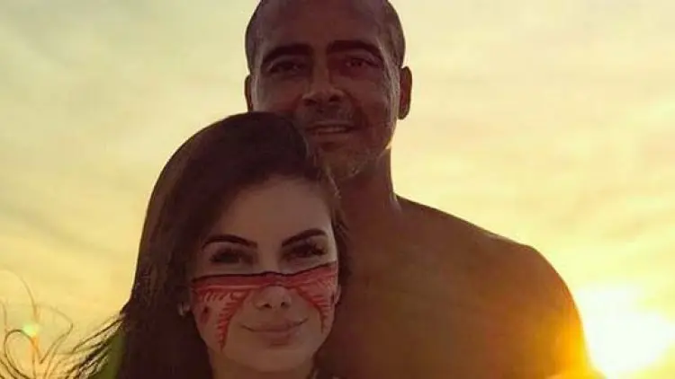 Romario Punya Kekasih yang Usianya Terpaut 31 Tahun