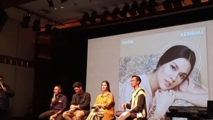 Mikha Angelo Gugup Digandeng Raisa