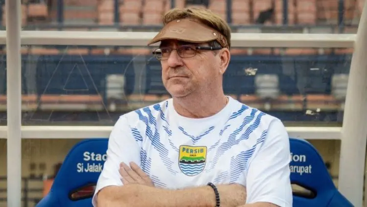 Robert Berharap Laga Persib vs Persija Adil