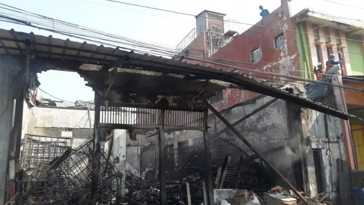 Toko Sembako di Pasar Tagog Padalarang Hangus Terbakar