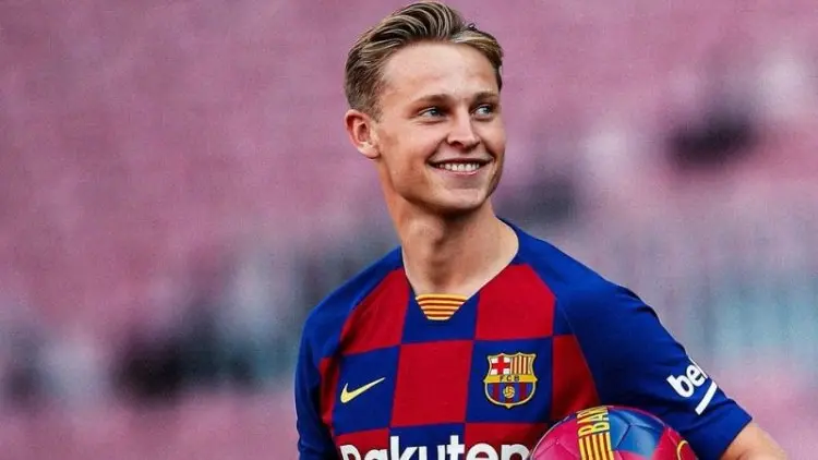 Iniesta atau Xavi? De Jong Ingin Jadi Diri Sendiri