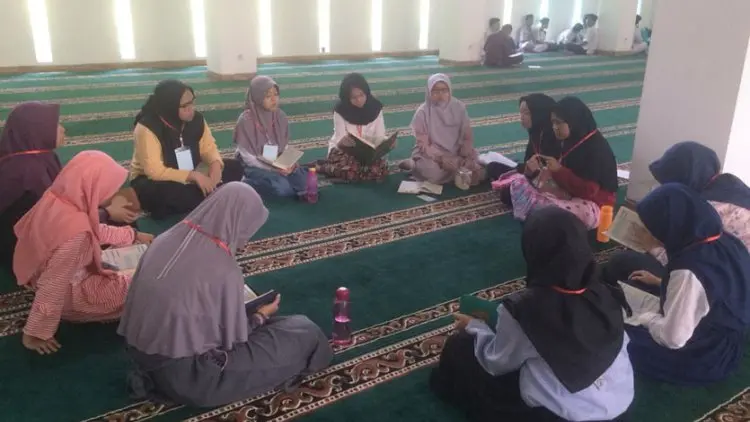 Siswa Baru SMA Darul Hikam Ikuti Camp Al-Quran