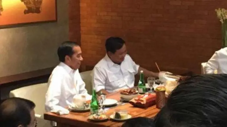 Prabowo-Jokowi Makan di Sate Senayan Fx Sudirman
