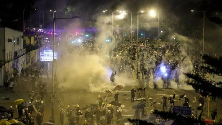 Demo di Hong Kong Hingga Malam