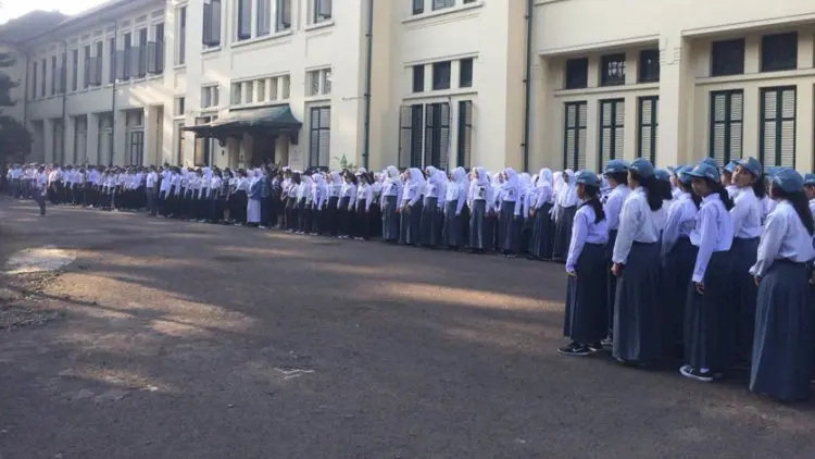 Hari Pertama Masuk Sekolah di SMAN 3 Bandung