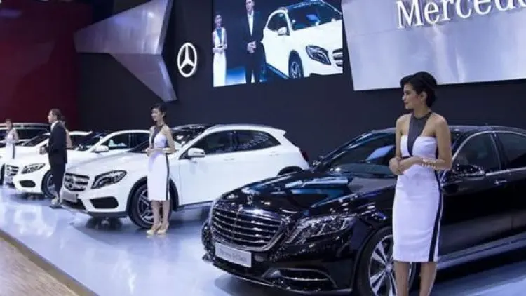 Mercedes-Benz Kembali Pimpin Pasar Mobil Premium