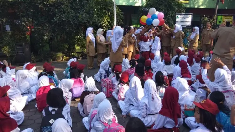 Foto: Hari Pertama Sekolah
