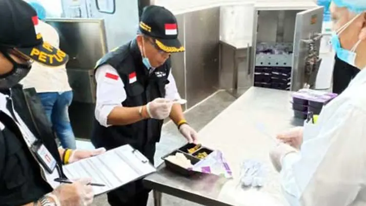 Tim Sanitarian PPIH Pastikan Keamanan Makanan Katering