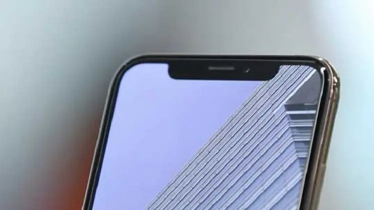 iPhone Akan Pakai Poni dengan Ukuran Lebih Kecil