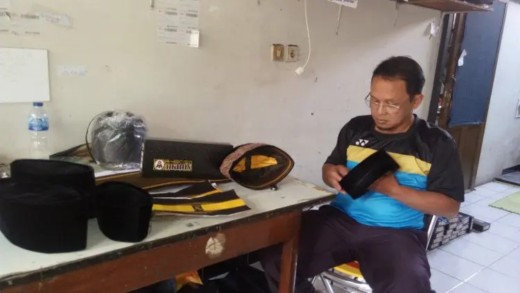 Inilah Sentra Perajin Peci Legendaris Kampung Langonsari