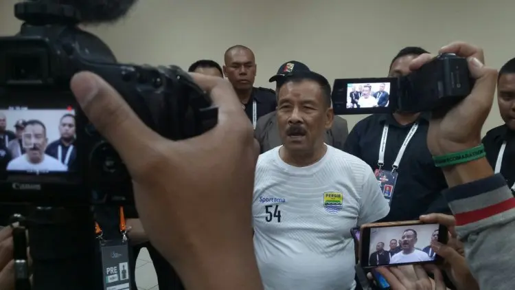 Umuh Heran Laga Persib 'Sepi', Gara-gara Tiket Online?