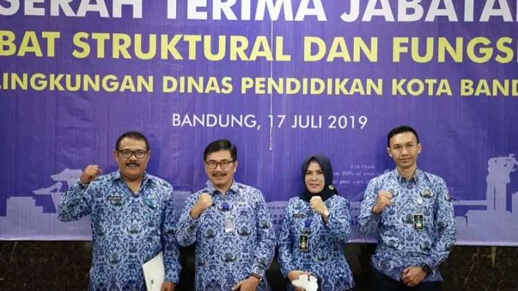 Serah Terima Jabatan di Dinas Pendidikan Kota Bandung