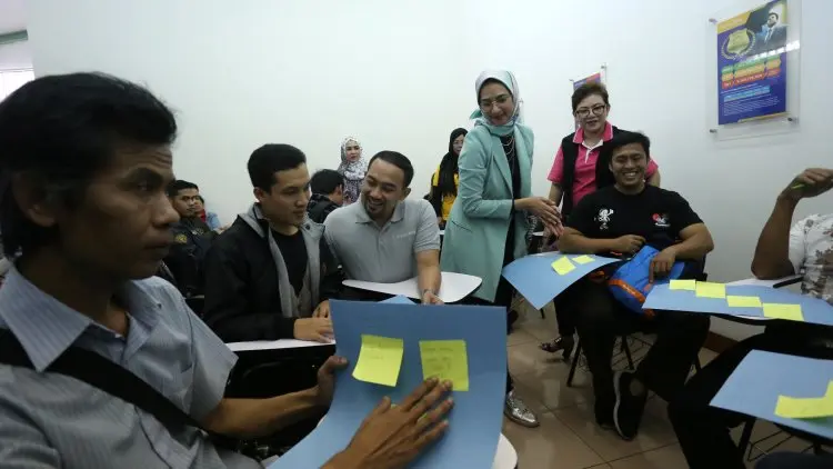 PELATIHAN DAN PENYERAHAN MODAL KERJA DISABILITAS