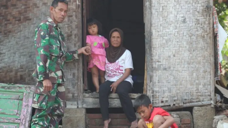 Anggota Koramil di Garut Hibahkan Tanahnya untuk Janda Tua