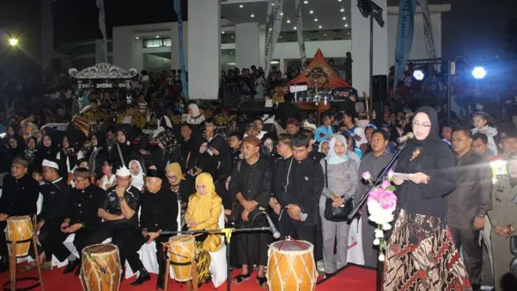 Nggak Garing...Seribu Penari Ramaikan HUT Purwakarta