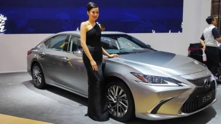 New Lexus ES 250 Ditawarkan Seharga Rp1,1 Miliar